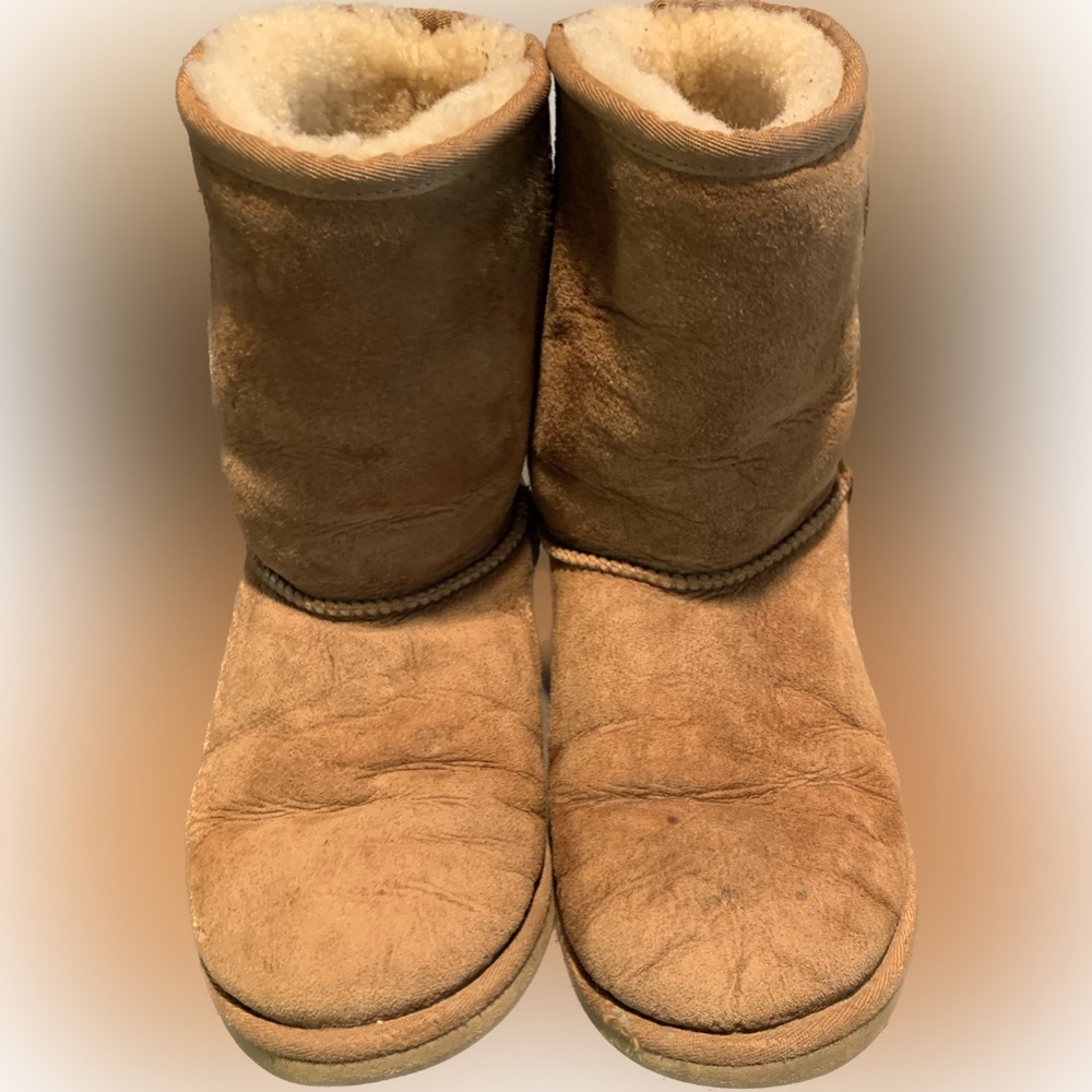 Women’s size 6 Uggs